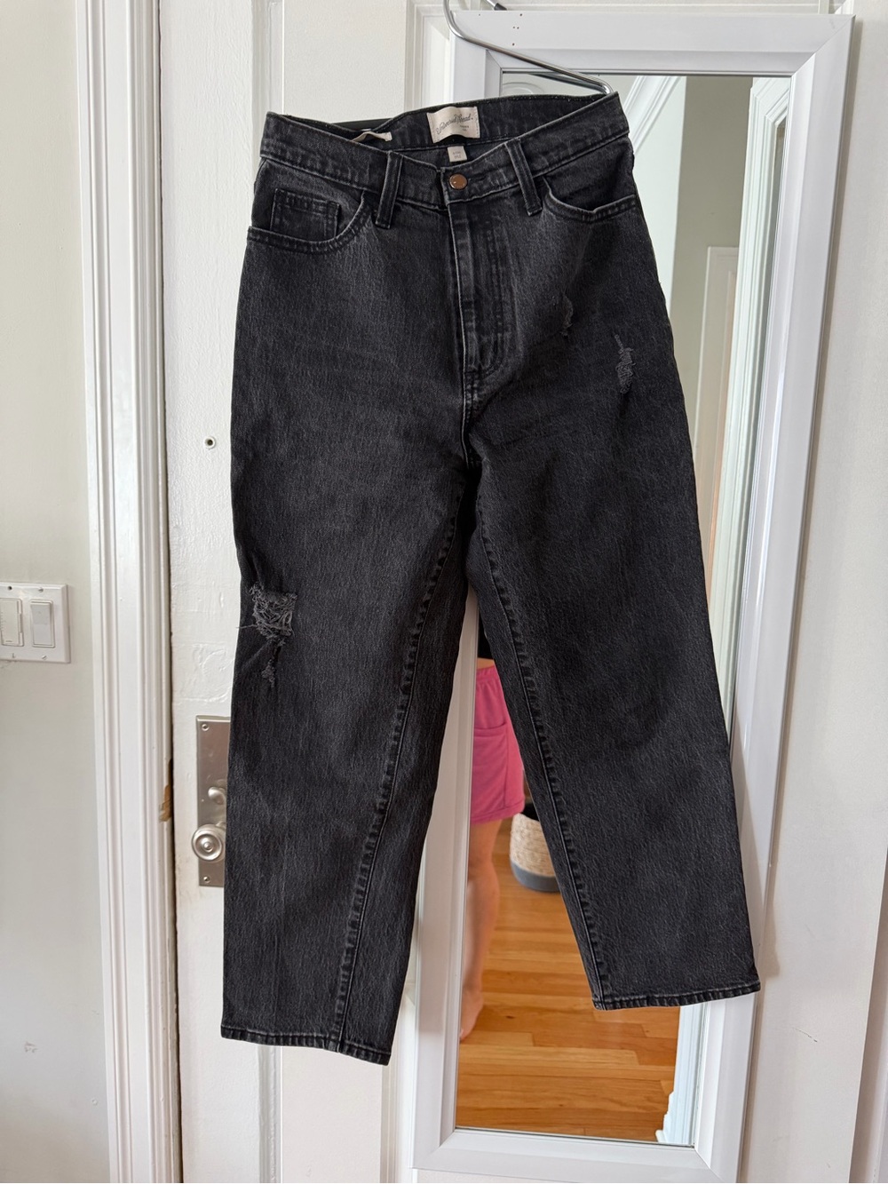 Black Distressed Women’s Straight Jeans